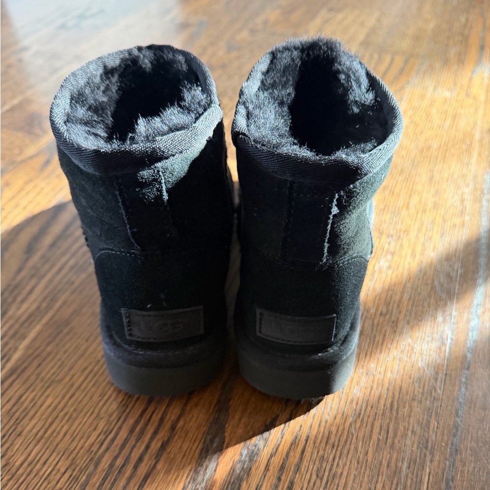 Ugg Classic Mini - image 5